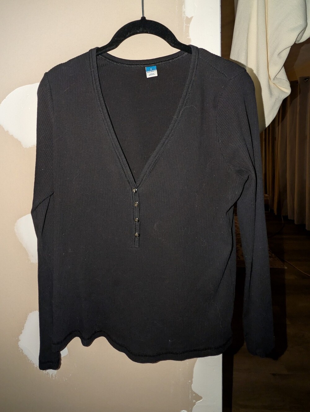 Old Navy Black Ribbed Henley Top